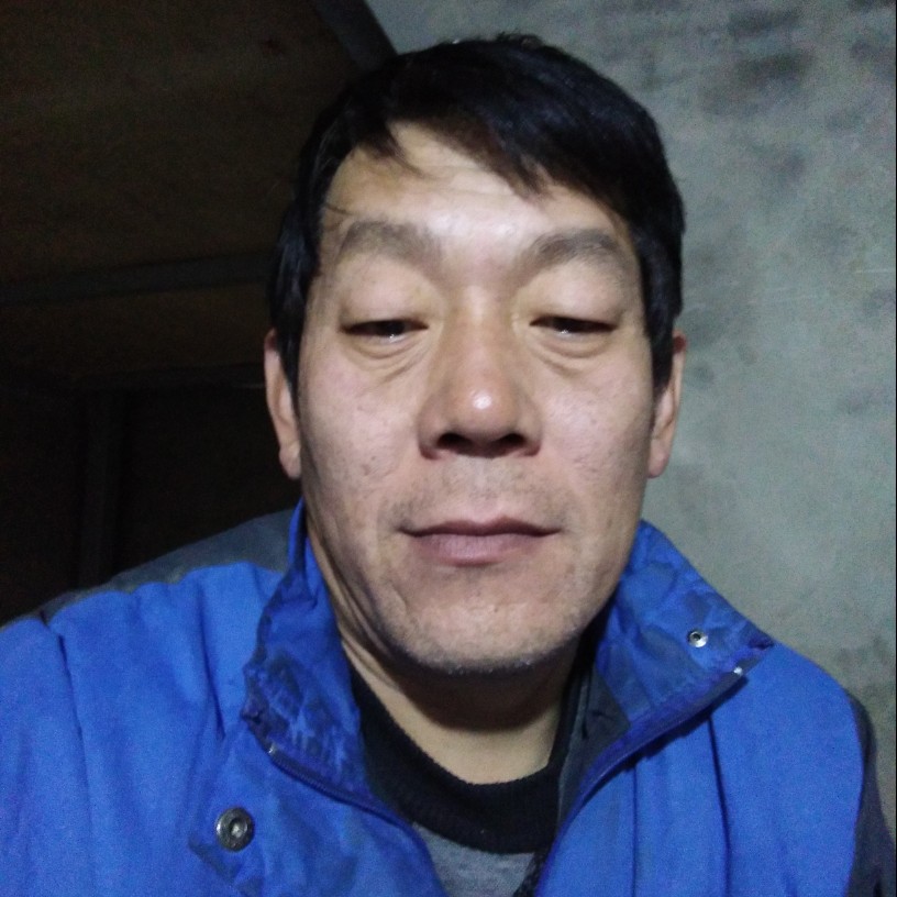 电灯胆浅吻老实的照片