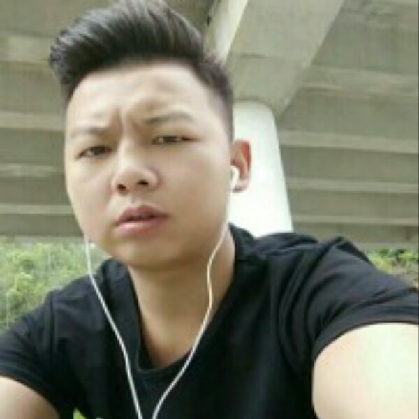 善良银耳汤的照片