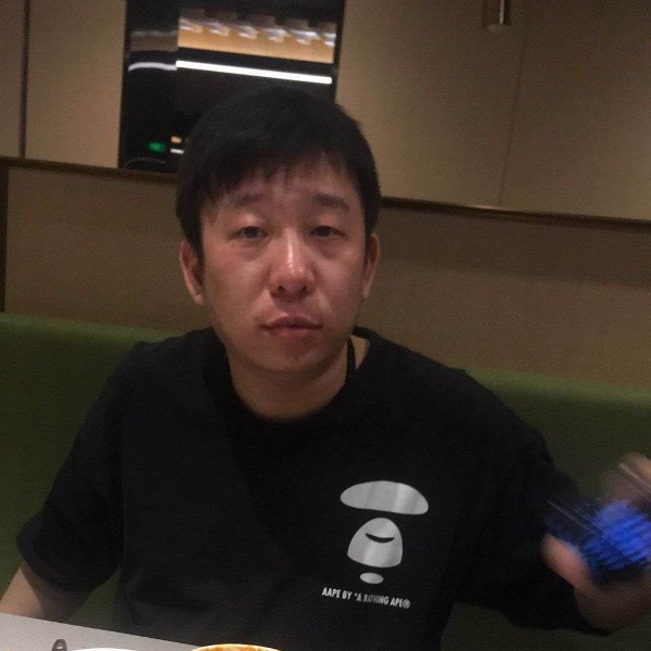 高挑闻机器猫的照片