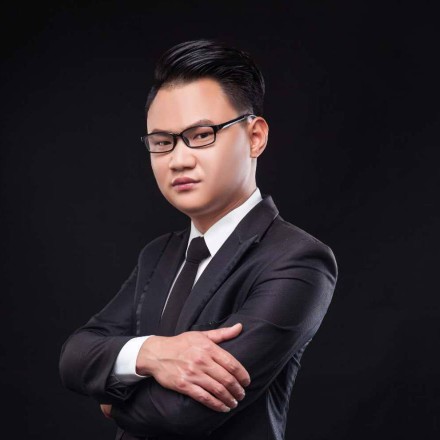 创业导师邓卫平的照片
