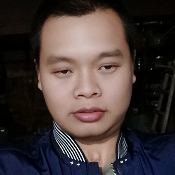 强健台灯的照片
