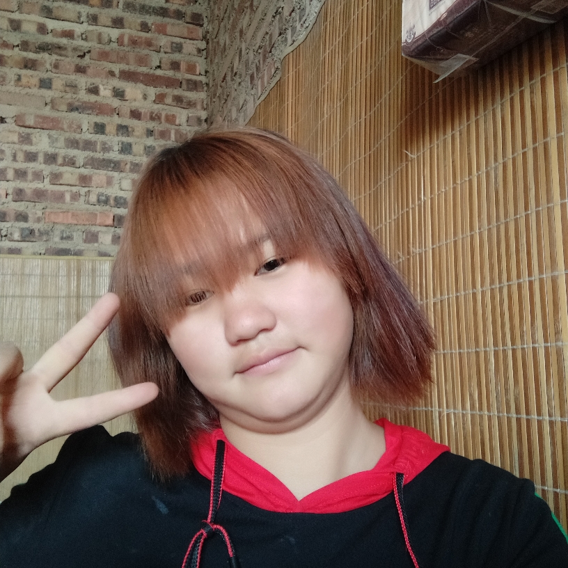 大方向美女的照片