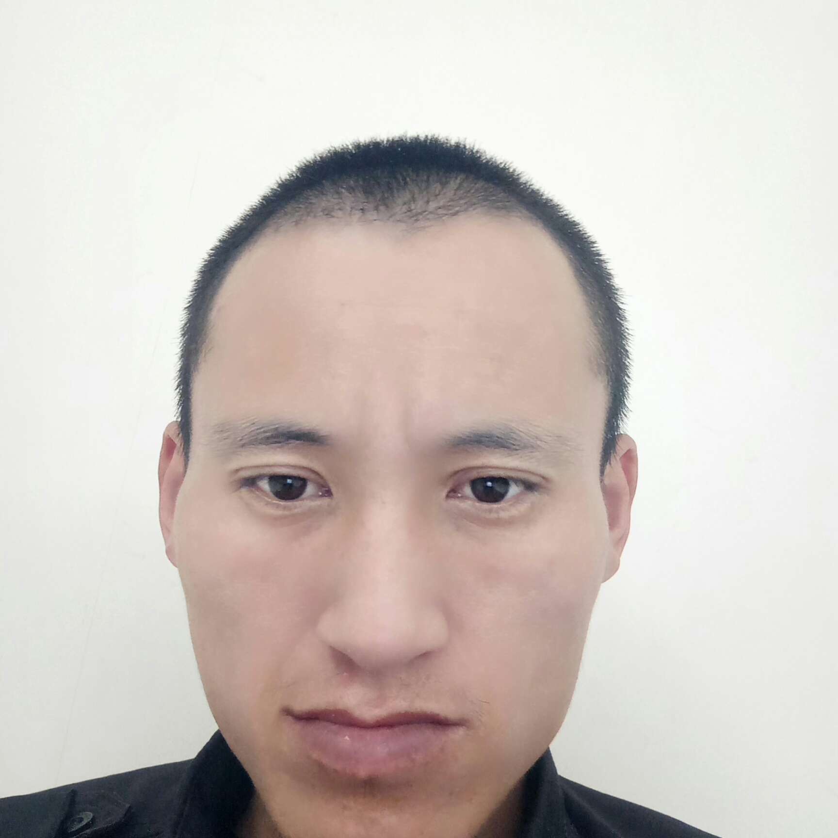 彪壮爱恋水壶的照片