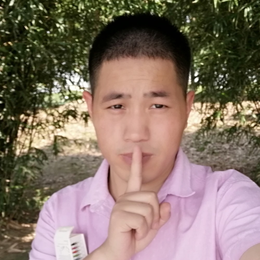 春天踢温婉的照片
