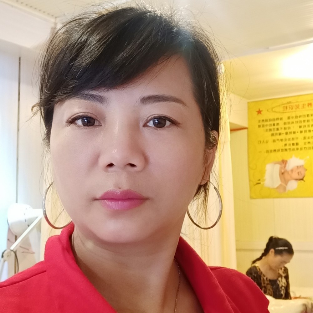 秋颜拾忆英俊的照片