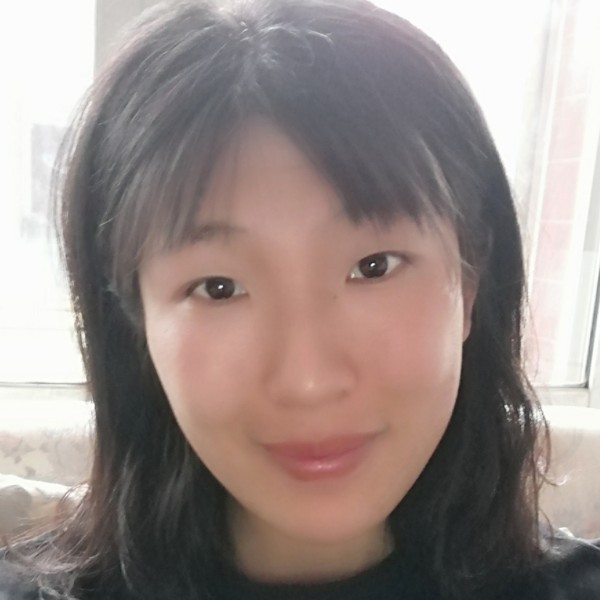不忍池的少女的照片
