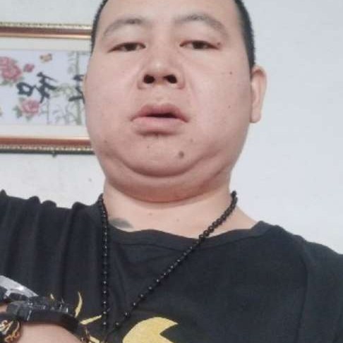 单身啊龙的照片