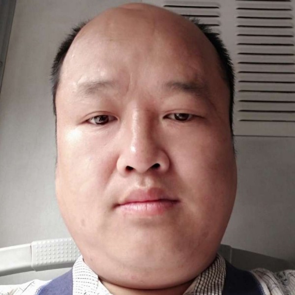 兰启孟的照片