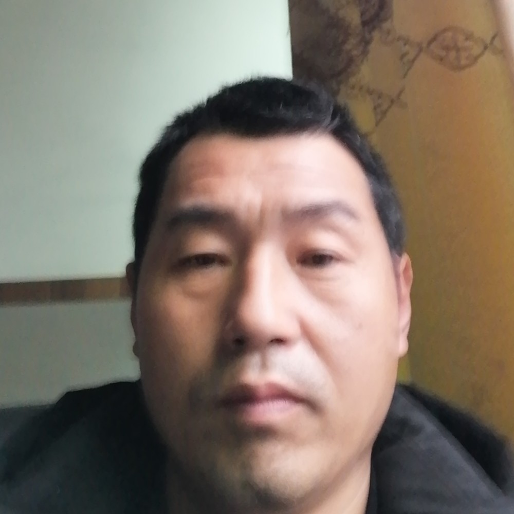 明亮蹙眉山岚的照片