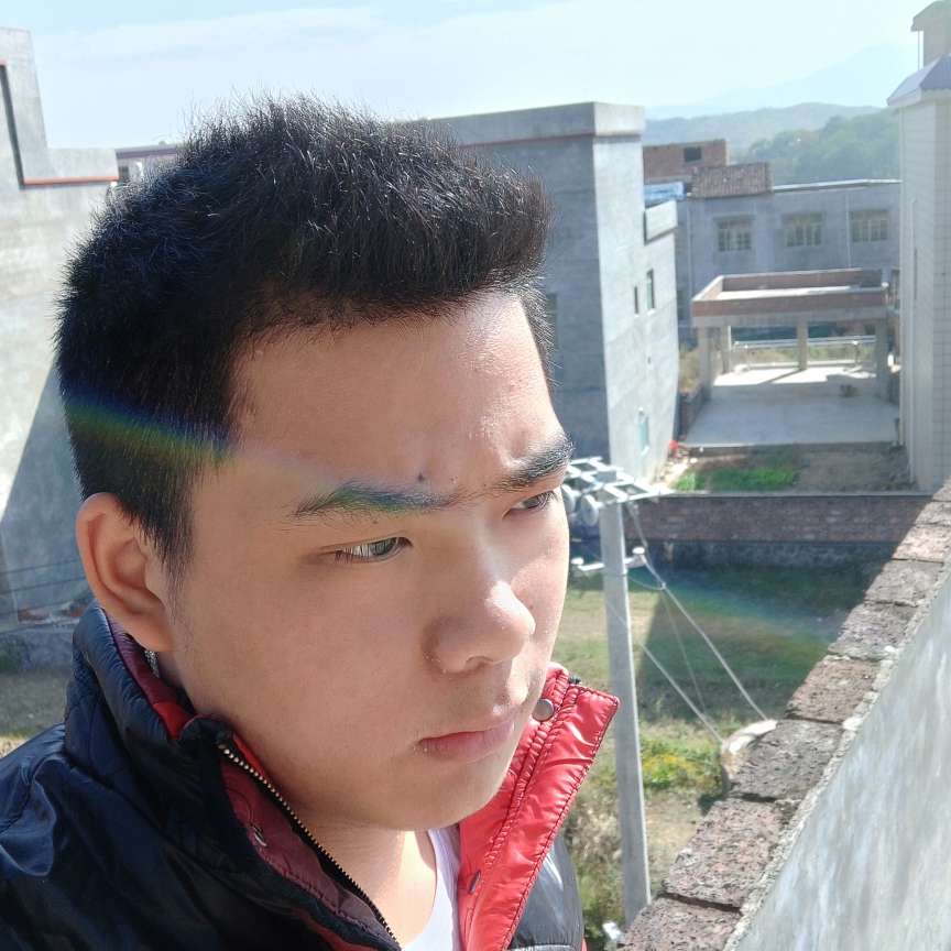 魅力少年的照片