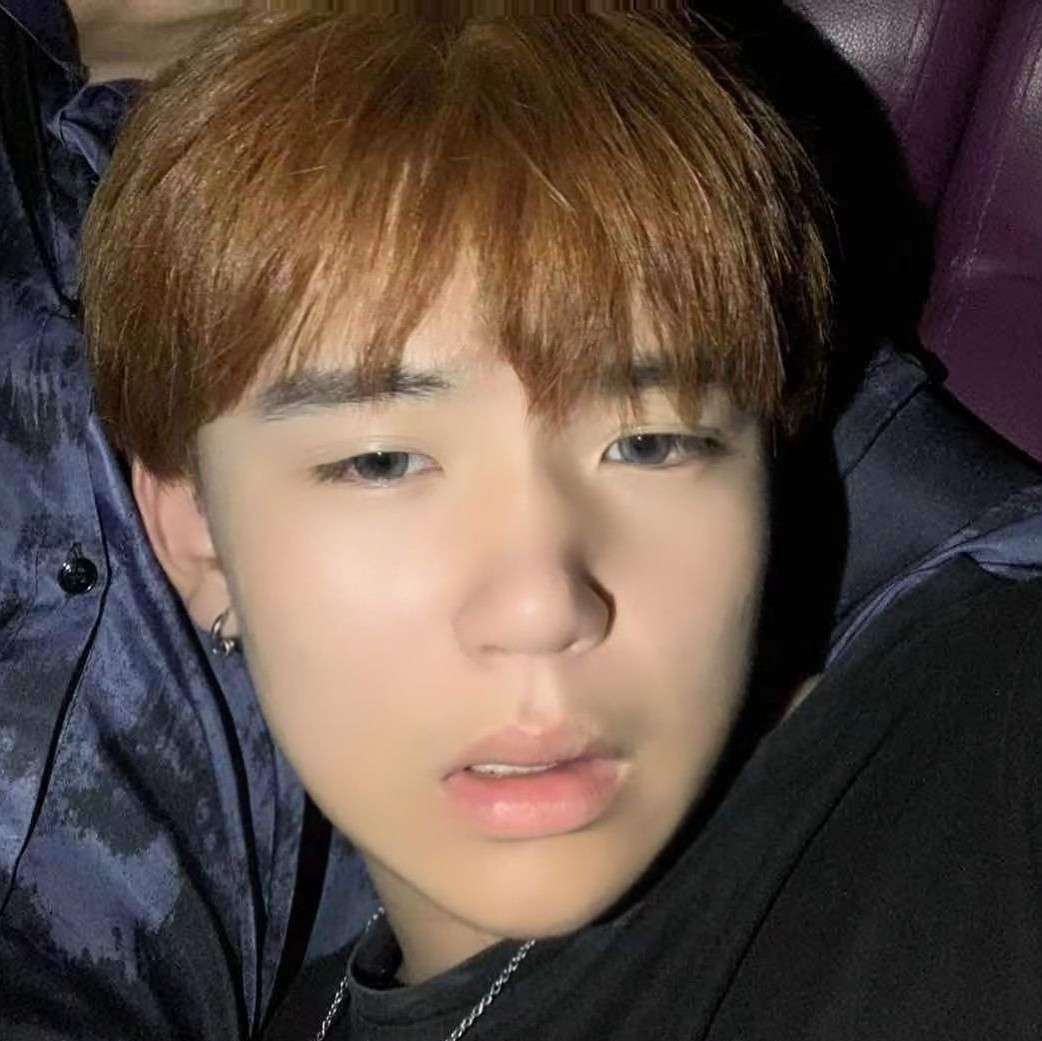 跳跃闻黑夜的照片