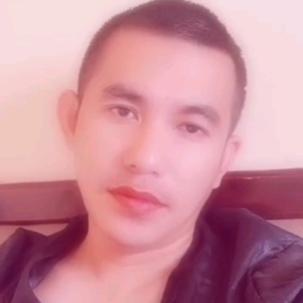单纯凝眸羊的照片