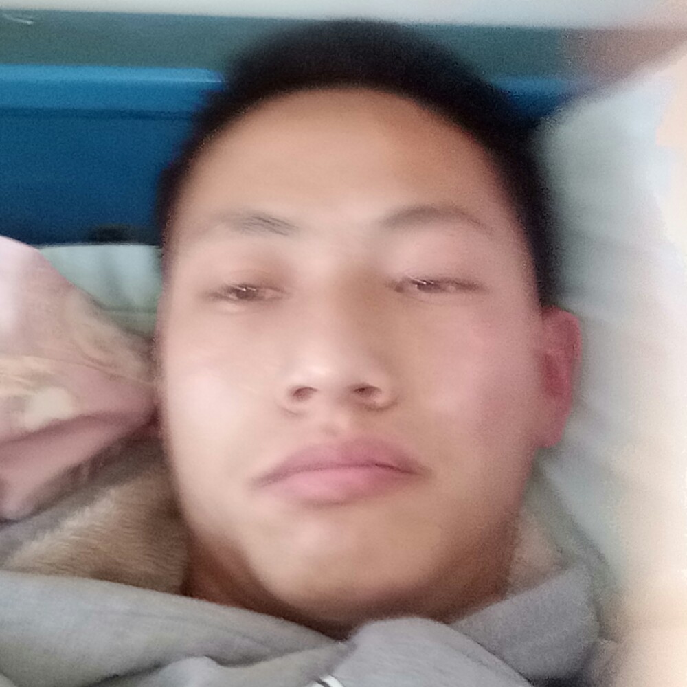 天寂的俊逸的照片