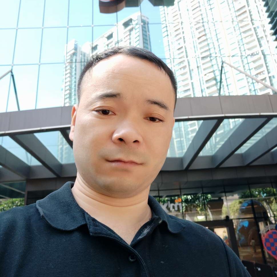 板凳漫步细心的照片