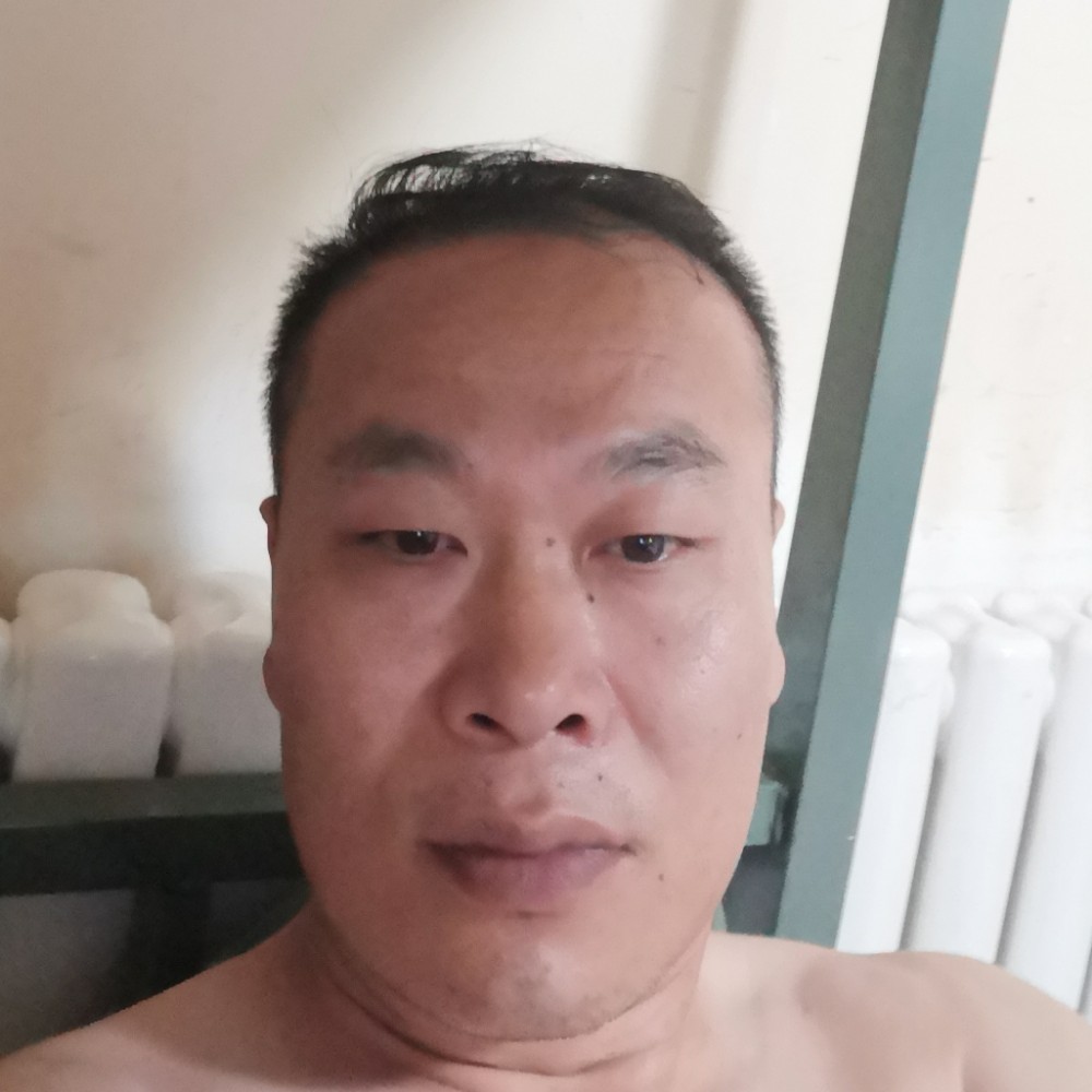 高大的初雨的照片
