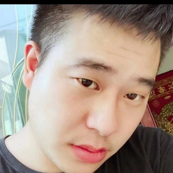 俭朴吃醋小刺猬的照片