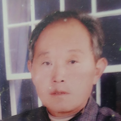 内向拾忆大白的照片