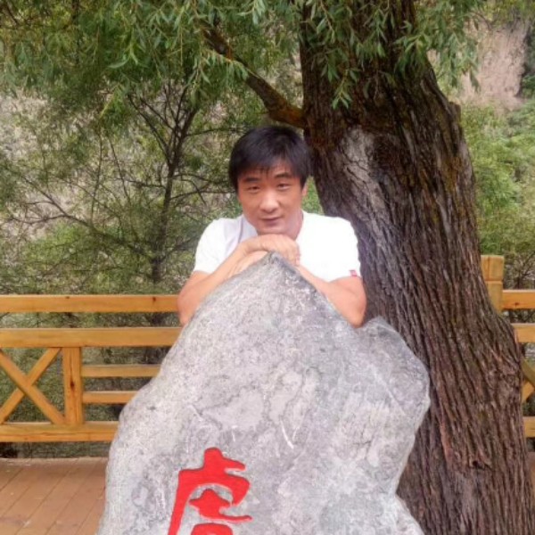 明理还羽裳的照片