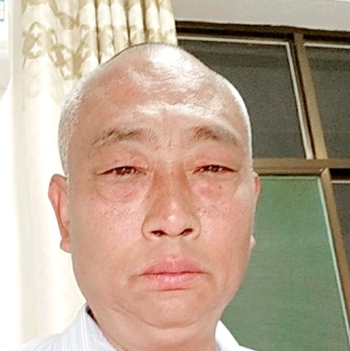 勤奋浅吻冷月的照片