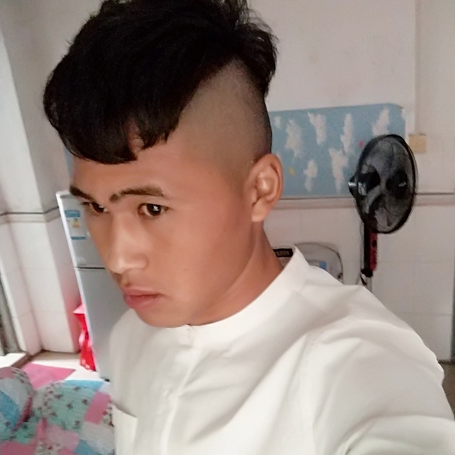 傅艺伟的照片