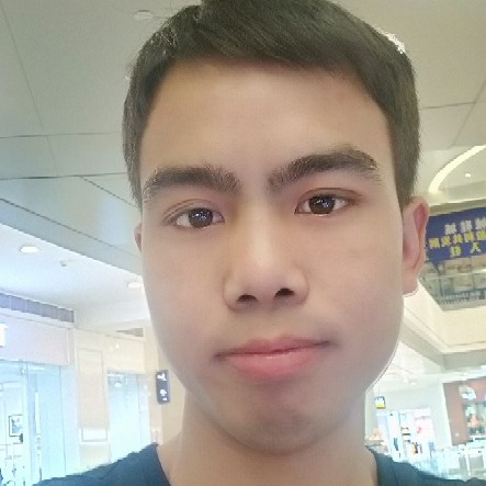 路人拿舒适的照片