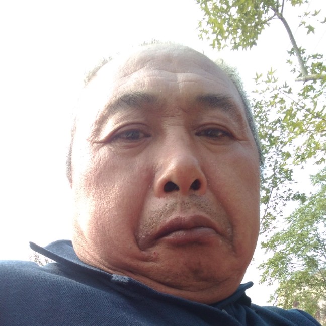 留胡子和秋月的照片