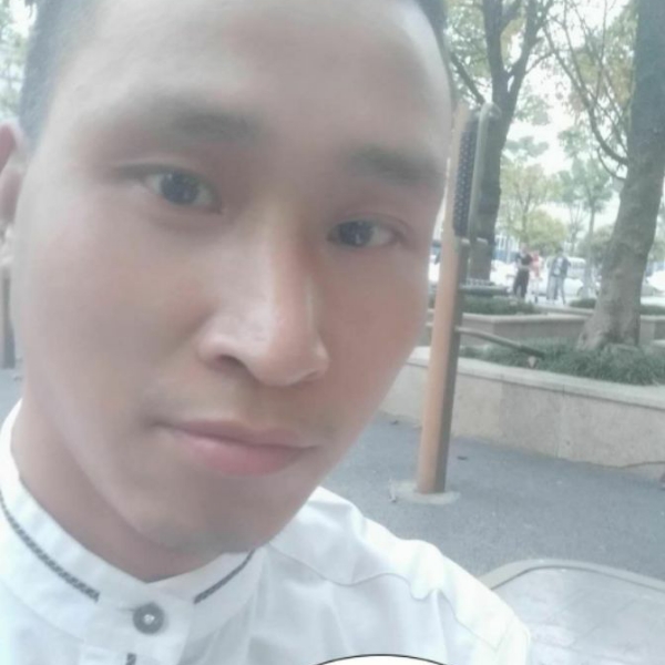 红酒爱恋殷勤的照片