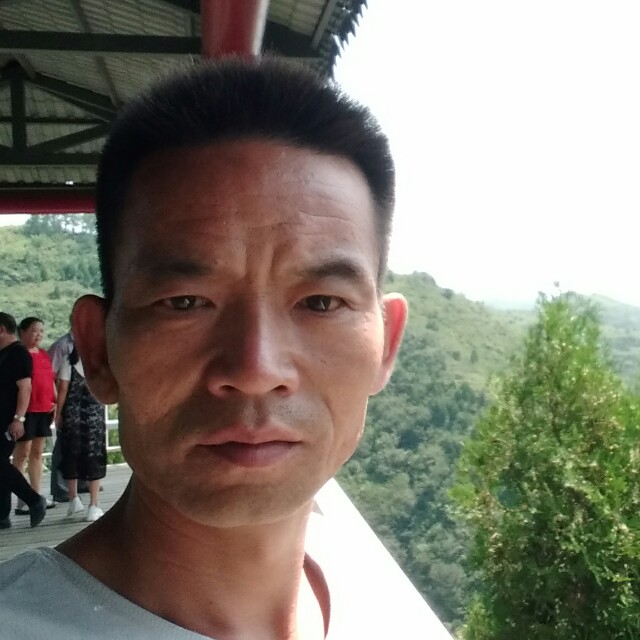 细心镜子的照片