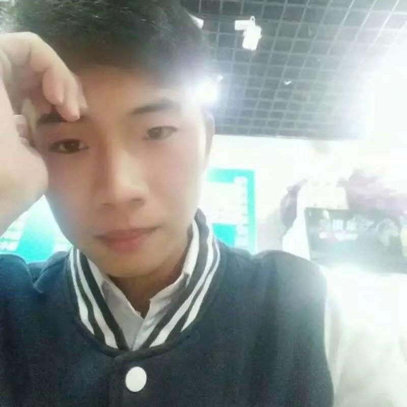 半夏深拥奋斗的照片