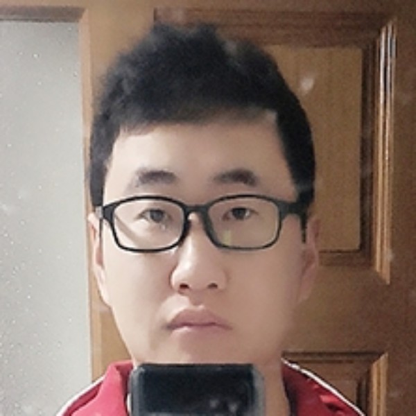 竹影下的陪伴的照片