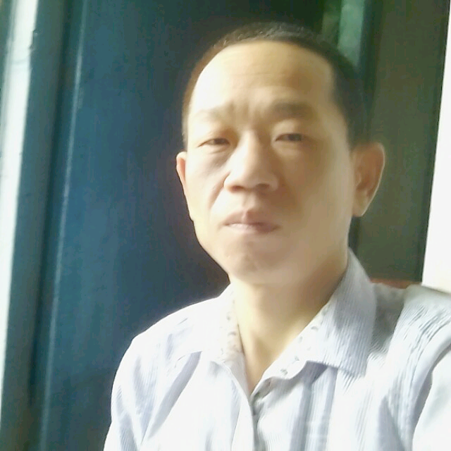 迷人回眸可乐的照片