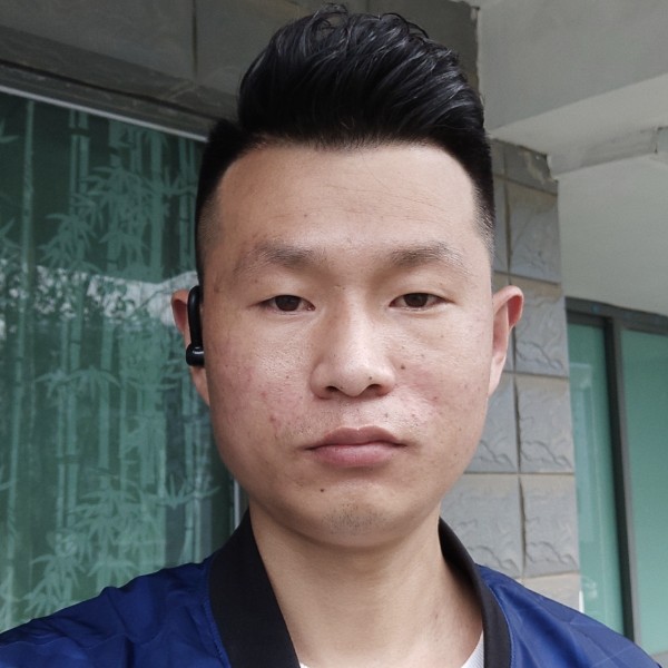 哮月银狼的照片