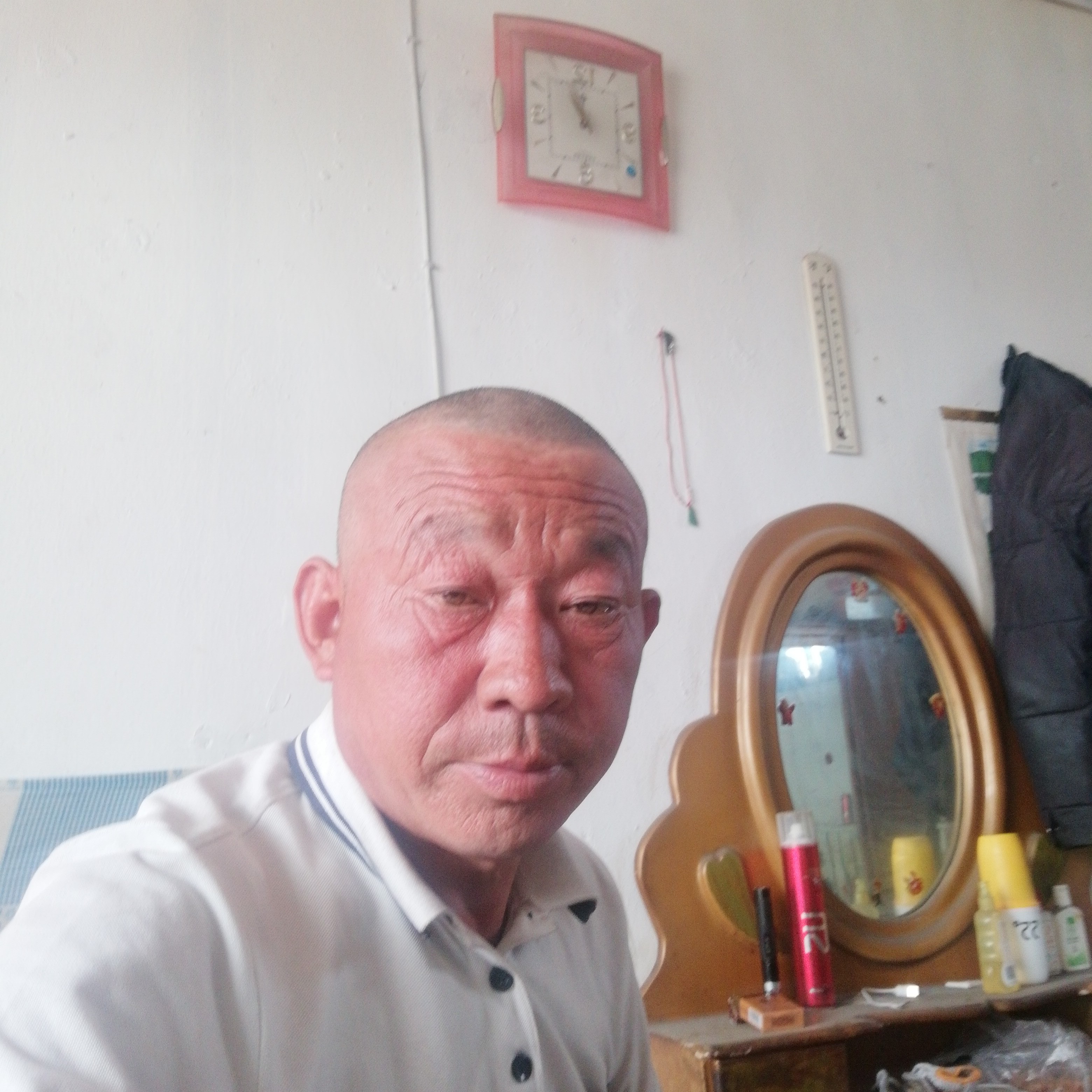 瘦瘦回首毛巾的照片