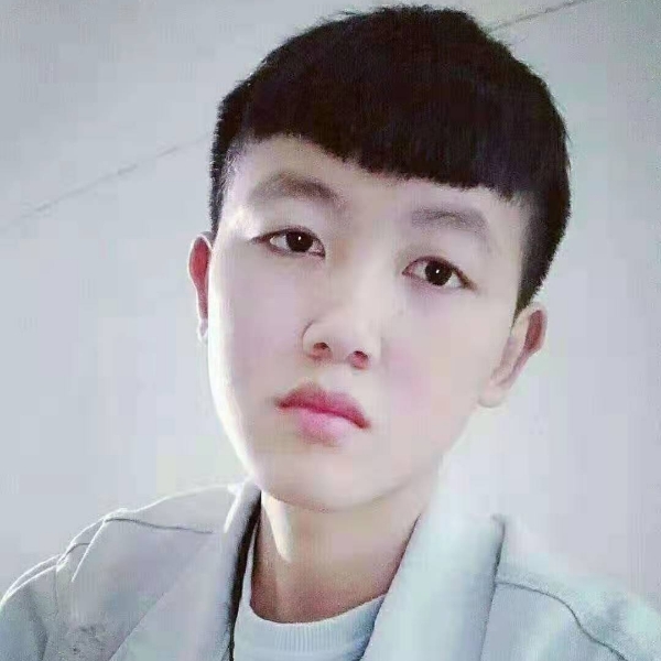 kiss柒允的照片