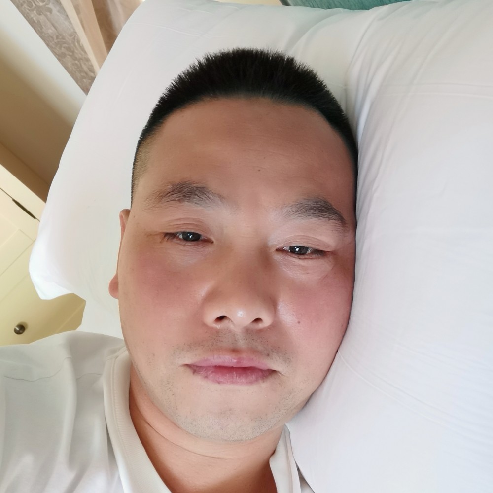 淡然漫步西牛的照片