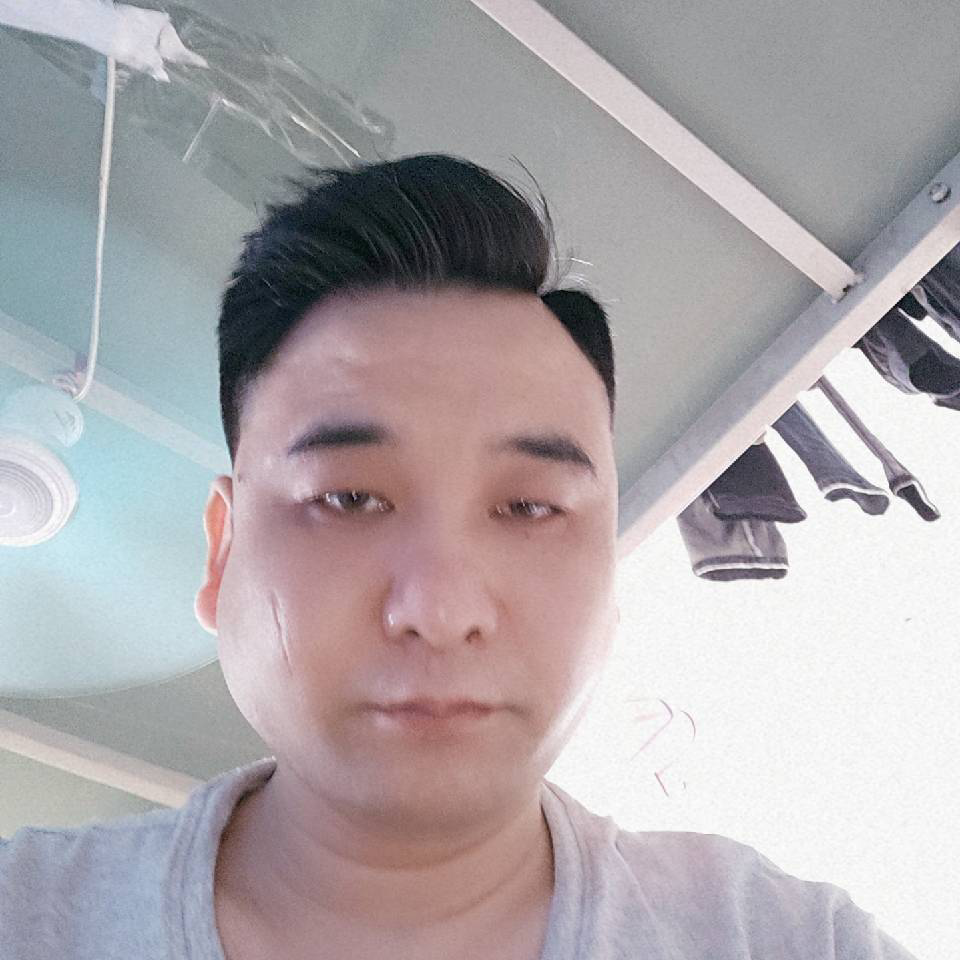 灼热苦恋白云的照片