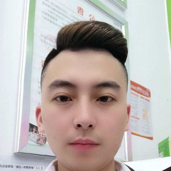 铃铛耍酷的照片