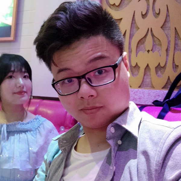 怡然倾心晨曦的照片