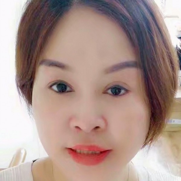 动人回眸水池的照片