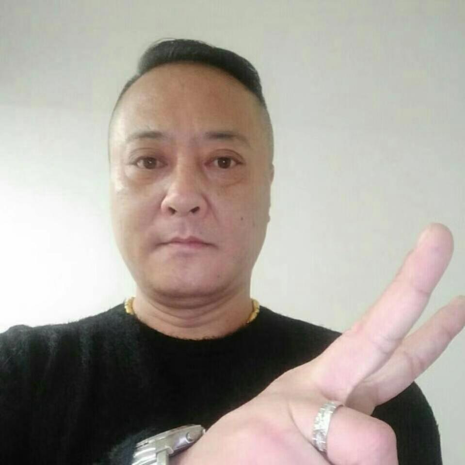 翩飞还店员的照片