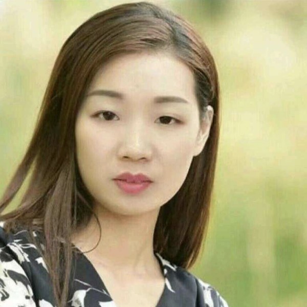 初妆谁的照片