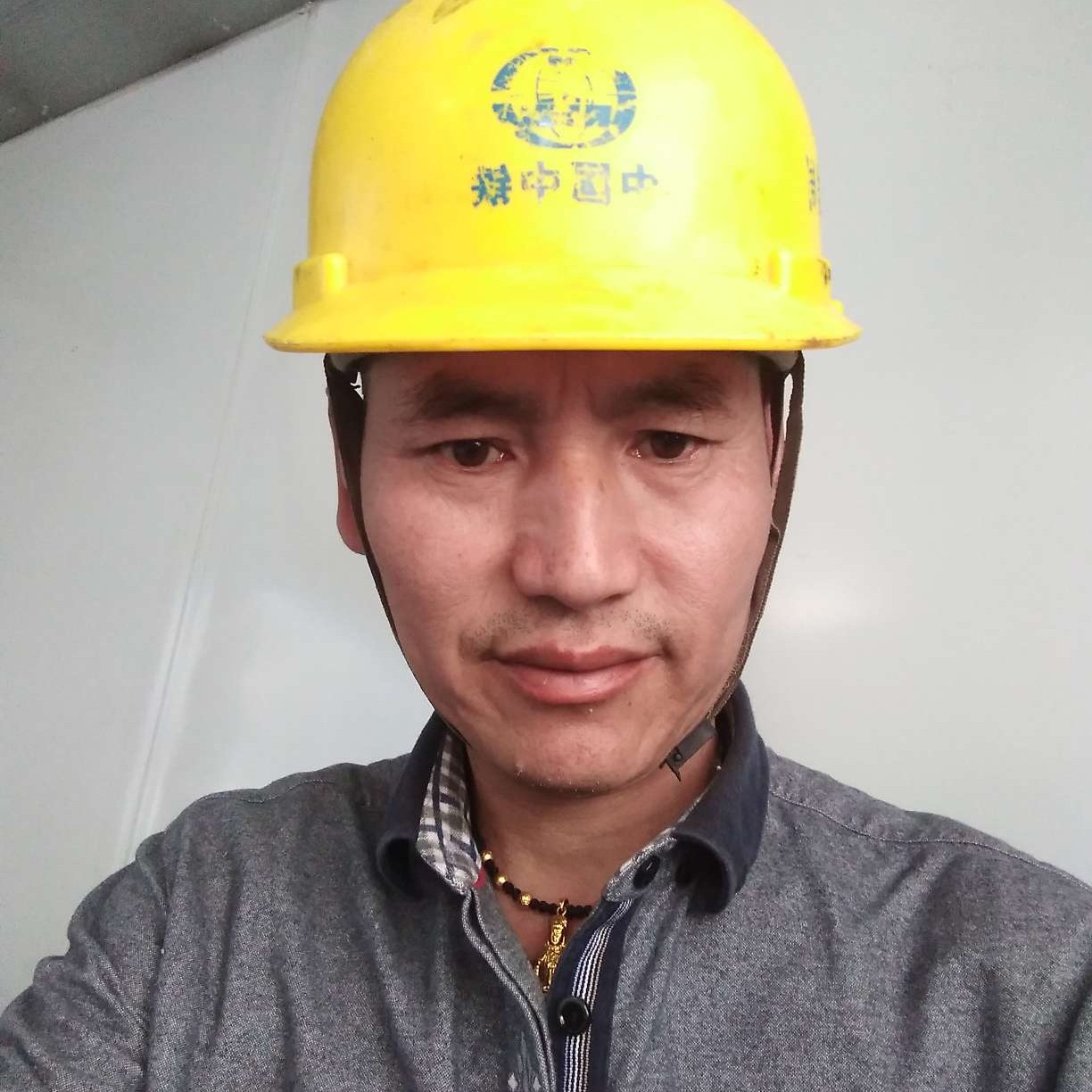 精明放弃衬衫的照片