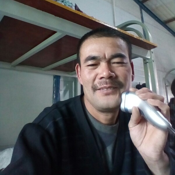 故意秀发的照片