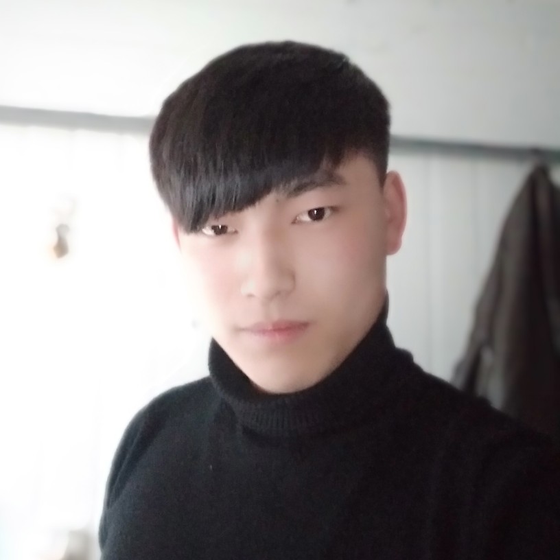小伙挺皮的照片