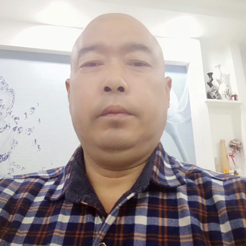 315O06光头的照片