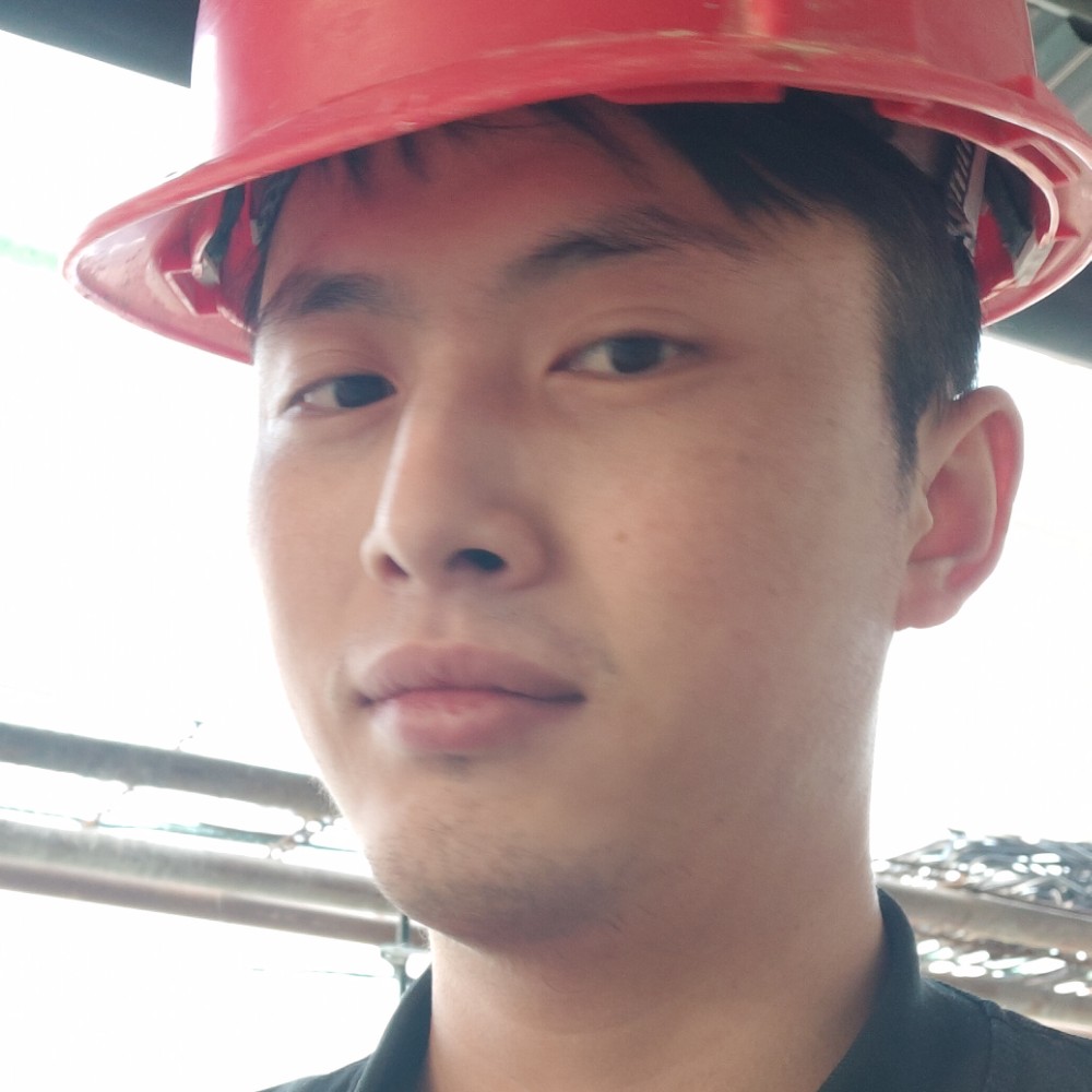 何映的照片