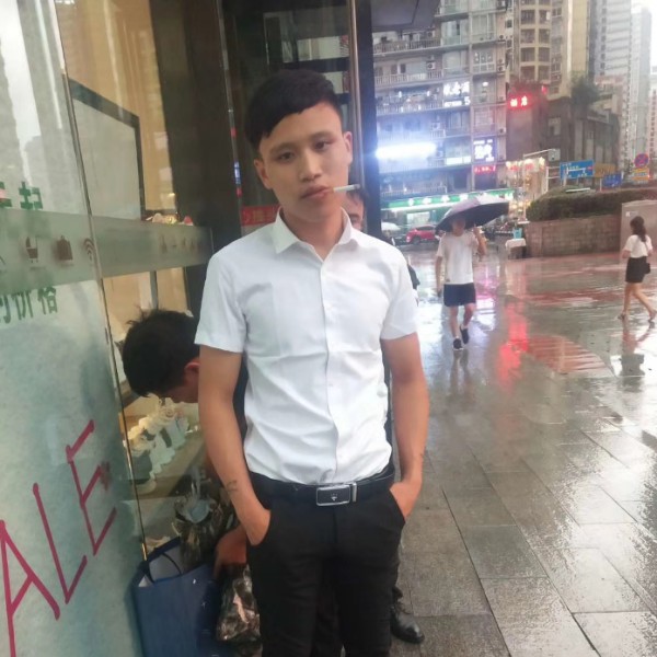 落寞的朋友的照片