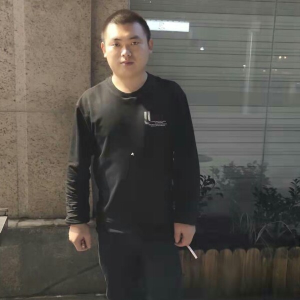任性邂逅小伙的照片
