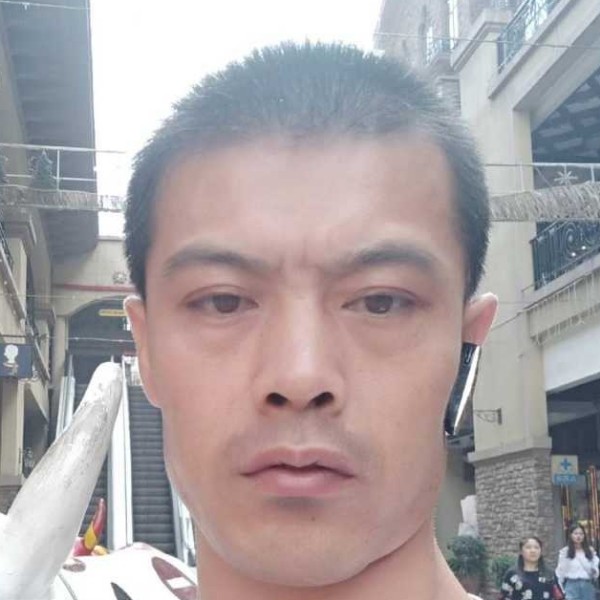服饰沉默的照片