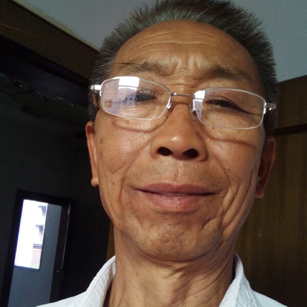 冷艳磬音的照片